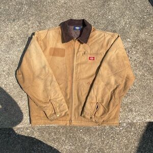 Dickies tan canvas jacket✨
open to offers
lmk if you have any questions